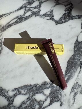 RHODE  x Justin Bieber Lip Treatment Balm in caramelized banana